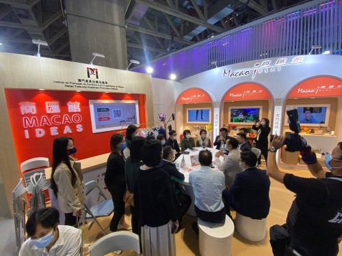 Enterprises actively explore business opportunities at the exhibitions.